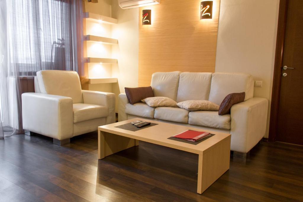 Alex Apartments Near Kreshatik St Kyiv Room photo